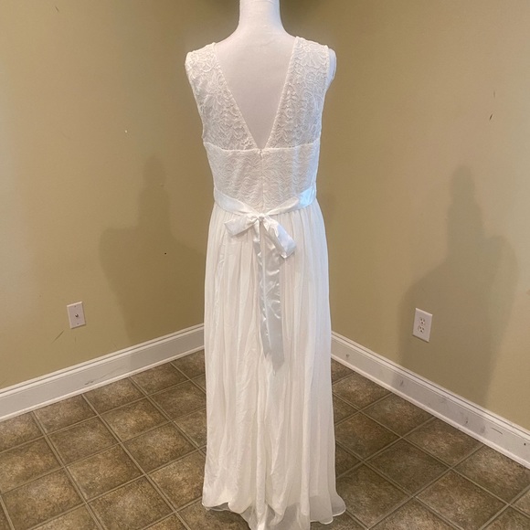 New Wedding Dress, size xl - Picture 3 of 5